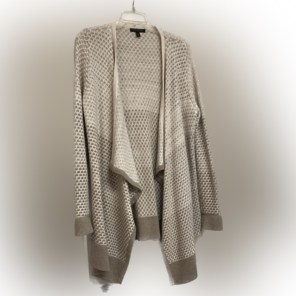 Banana Republic cream to beige ombré cardigan. Medium oversized fit